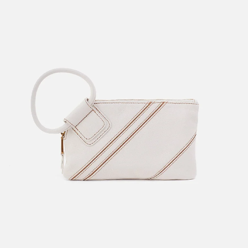 Sable Wristlet in Pebbled Leather - White Stripe