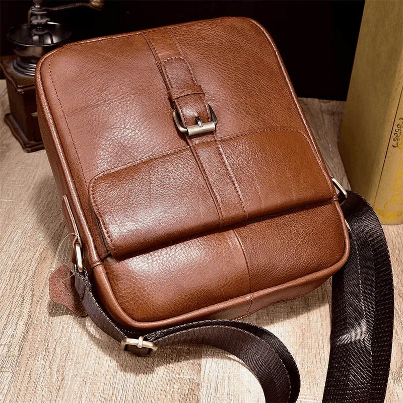 Men Genuine Leather Anti-Theft Wear-Resistant Crossbody Bag Vintage Waterproof Shoulder Bag